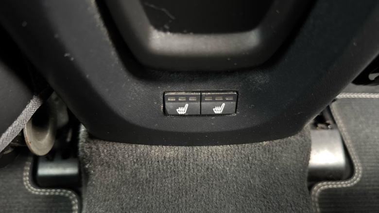 Volvo V40 T2 [122] R DESIGN Edition 5dr Petrol Hatchback